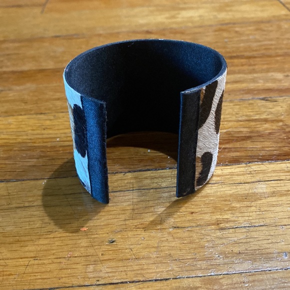 Cheetah rawhide cuff - Picture 2 of 5